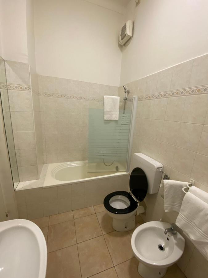Cavour Guest House Вентимилья Экстерьер фото