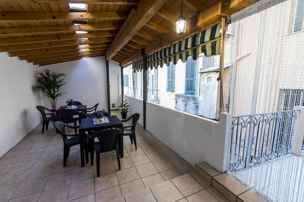 Cavour Guest House Вентимилья Экстерьер фото